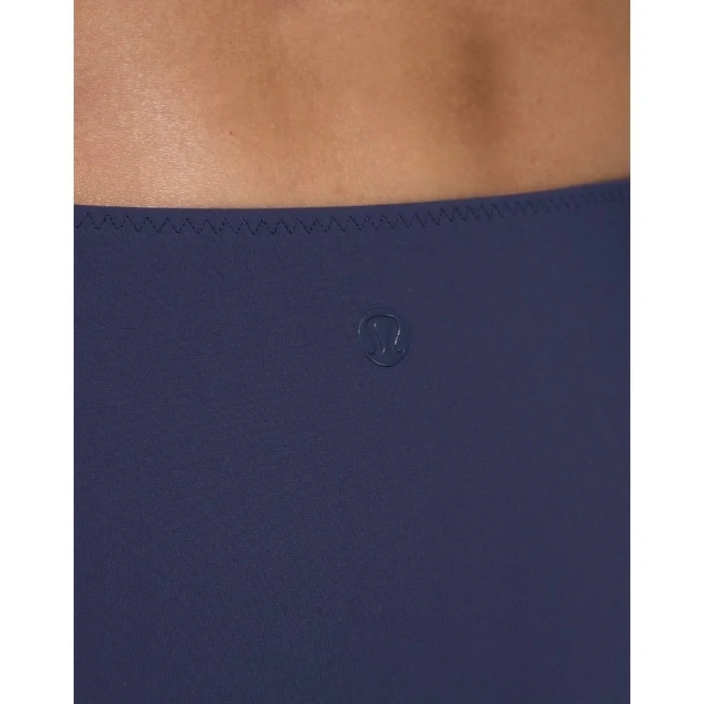 NWT!! LULULEMON Athletica Shanti Surf Bikini Bottoms Cadet Blue Stripe Size 4